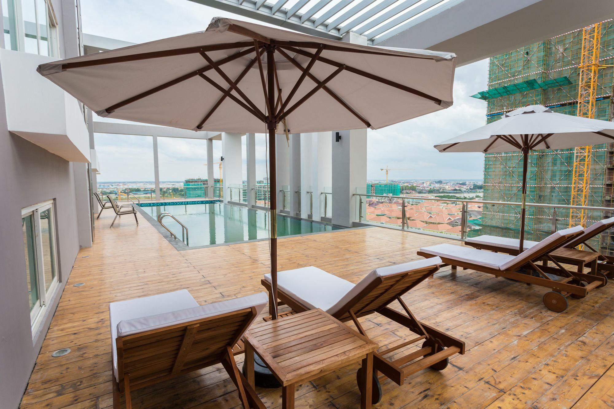 ซีเอ แอนด์ เอสเอ เซอร์วิซด์ อพาร์ตเมนต์ Hotel พนมเปญ ภายนอก รูปภาพ