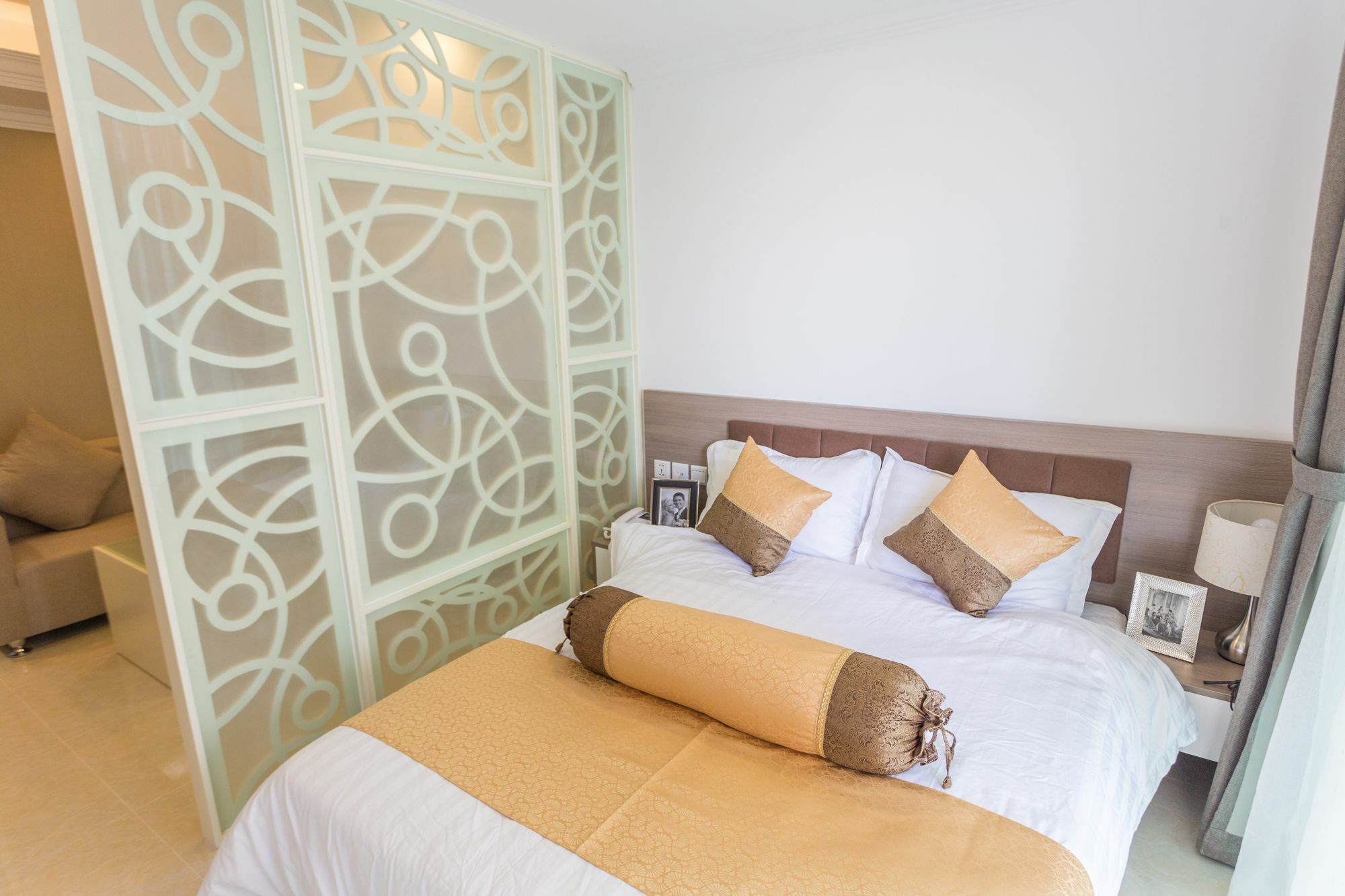 ซีเอ แอนด์ เอสเอ เซอร์วิซด์ อพาร์ตเมนต์ Hotel พนมเปญ ภายนอก รูปภาพ