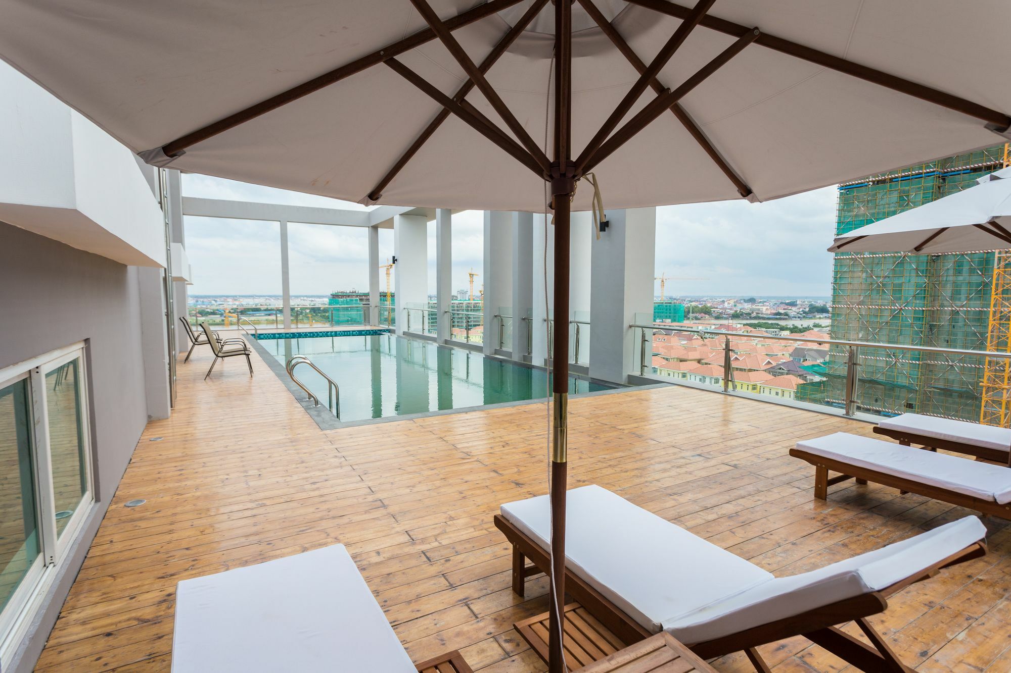 ซีเอ แอนด์ เอสเอ เซอร์วิซด์ อพาร์ตเมนต์ Hotel พนมเปญ ภายนอก รูปภาพ
