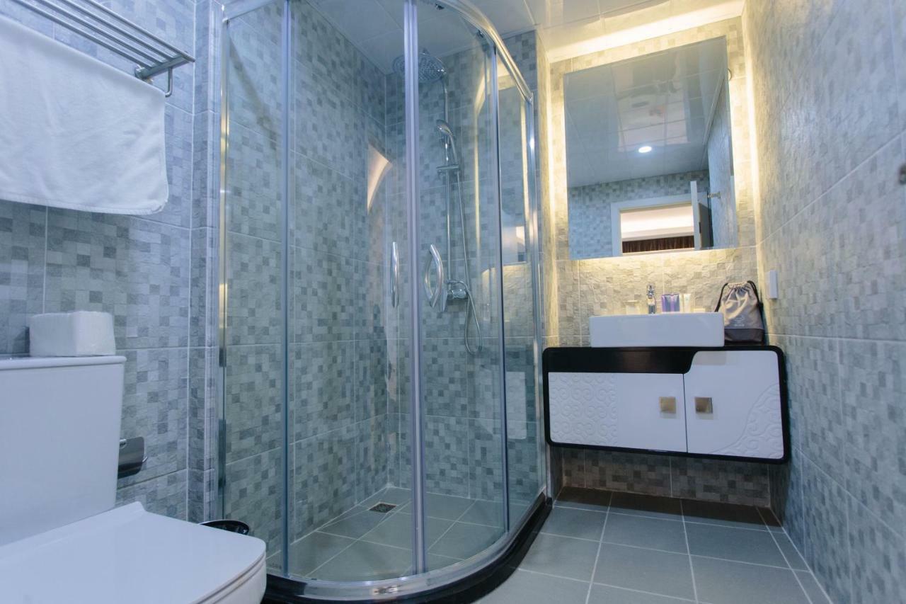 ซีเอ แอนด์ เอสเอ เซอร์วิซด์ อพาร์ตเมนต์ Hotel พนมเปญ ภายนอก รูปภาพ